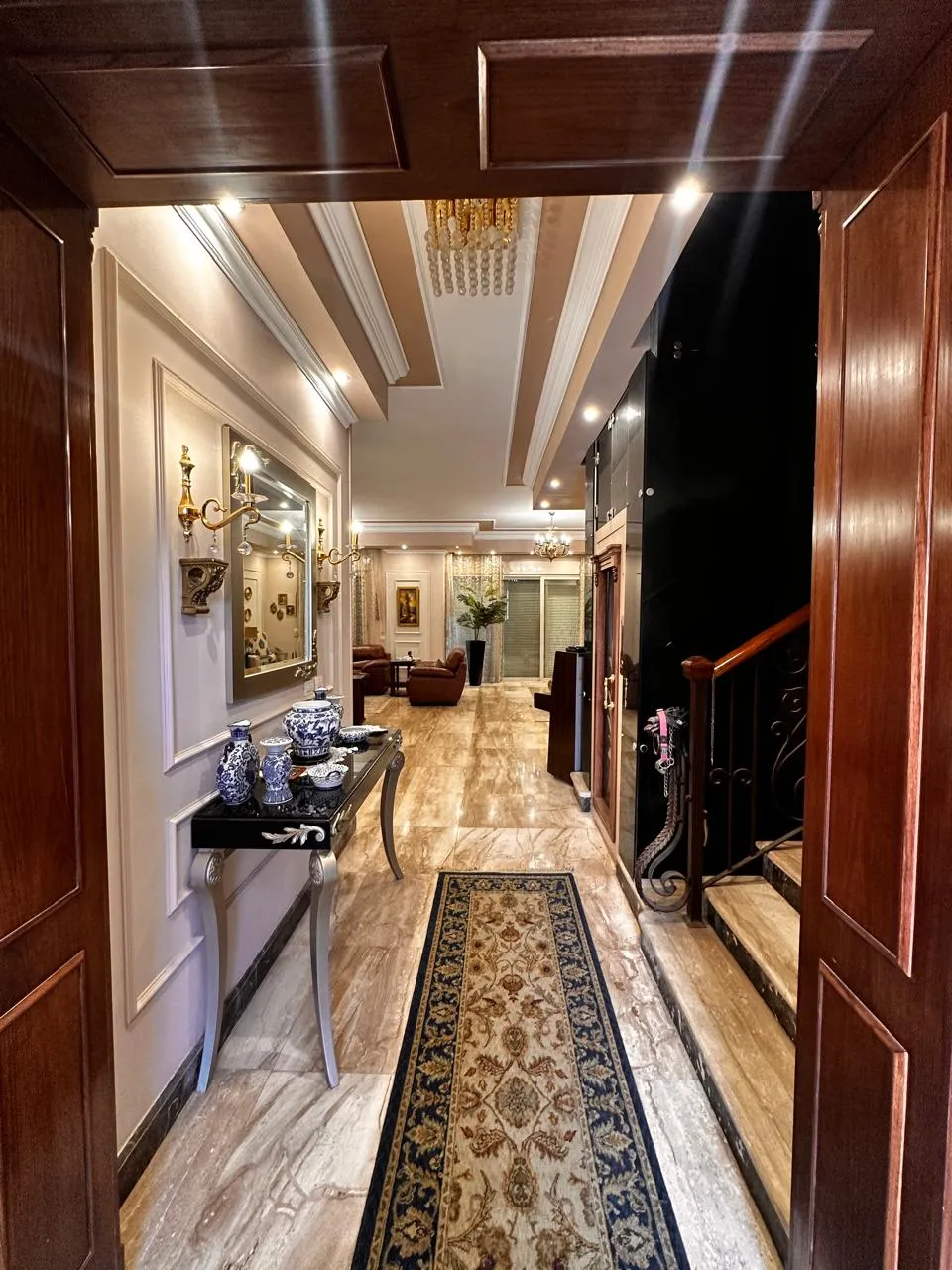 فيلا للبيع في جيرا في الشيخ زايد بمساحة 717 م² تتكون من 5 غرف