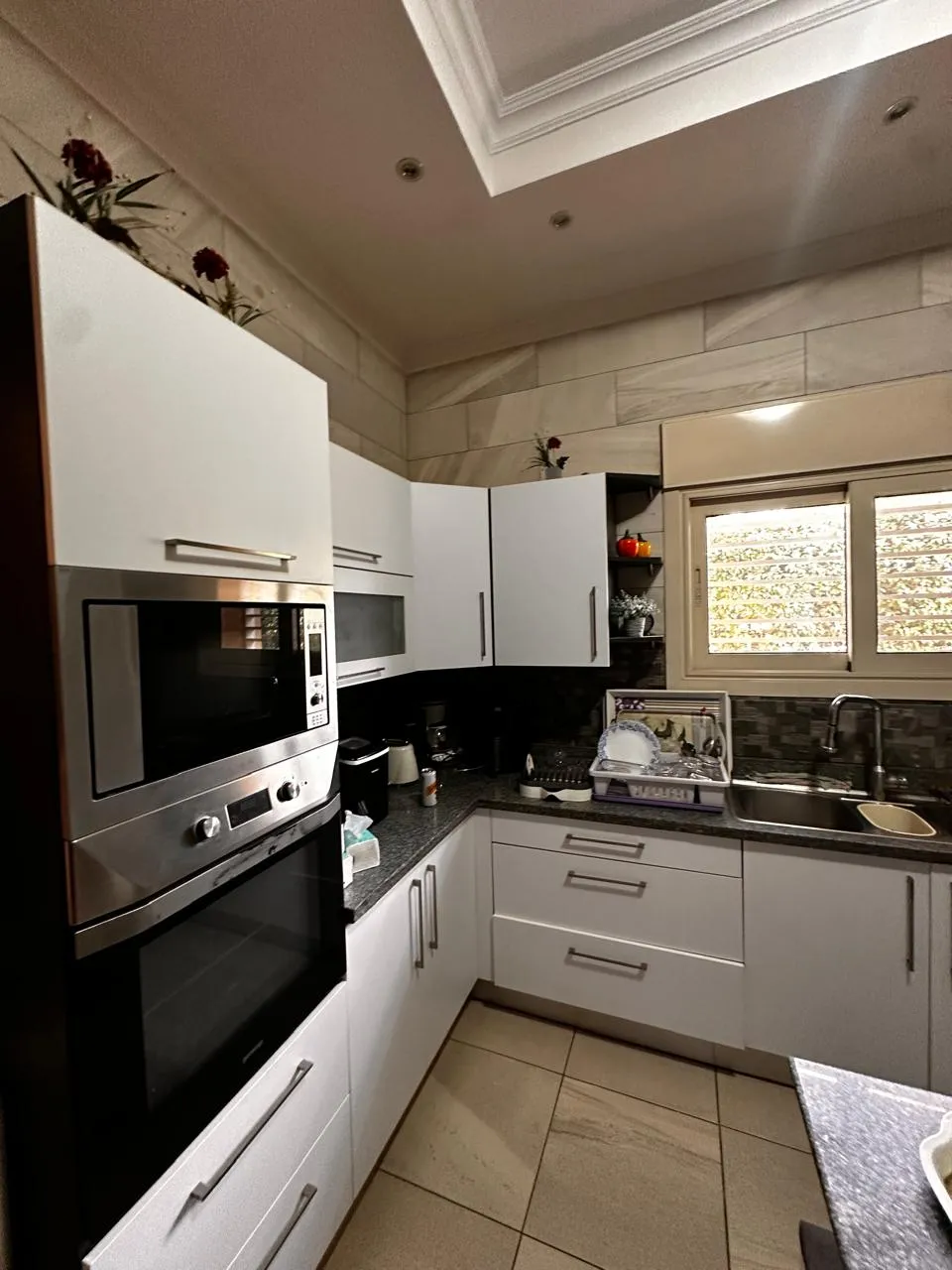 فيلا للبيع في جيرا في الشيخ زايد بمساحة 717 م² تتكون من 5 غرف