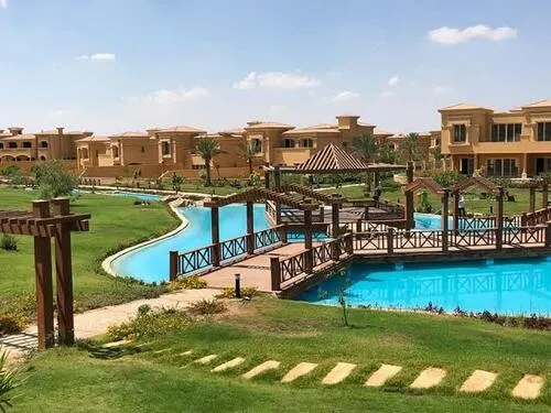 Twinhouse for sale in Royal Meadows Sheikh Zayed in El Sheikh Zayed of 540 m² with 5 bedrooms