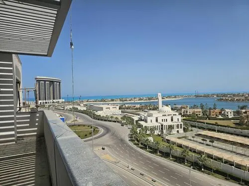 للبيع في مول مزارين في بمساحة 0 م² تتكون من 0 غرف