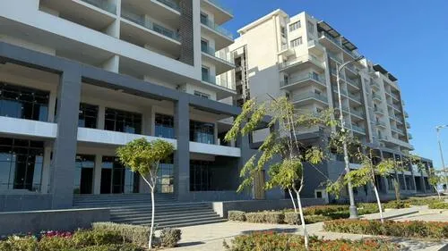 للبيع في مول مزارين في بمساحة 0 م² تتكون من 0 غرف