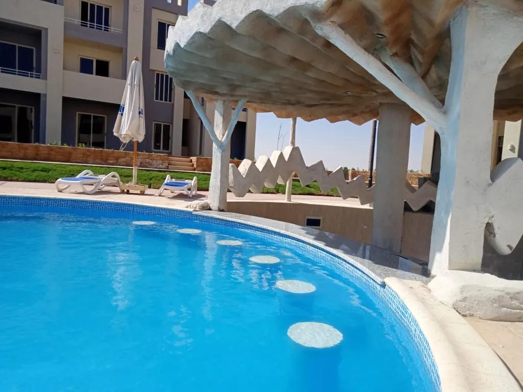 شاليه للبيع في لاسيرينا باي في راس سدر بمساحة 110 م² تتكون من 3 غرف