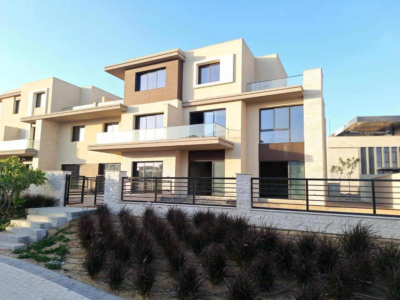 Townhouse for sale in The Estates in New Zayed of 267 m² with 3 bedrooms