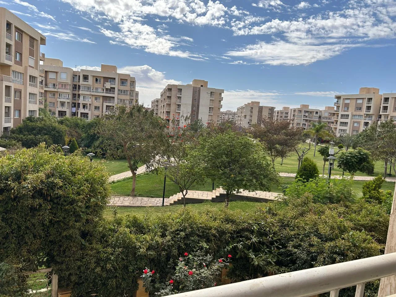 شقة للبيع في مدينتي في مدينتي بمساحة 200 م² تتكون من 4 غرف