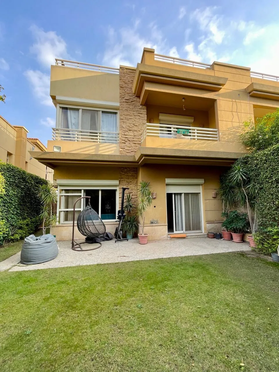 Twinhouse for sale in Jeera in El Sheikh Zayed of 254 m² with 4 bedrooms