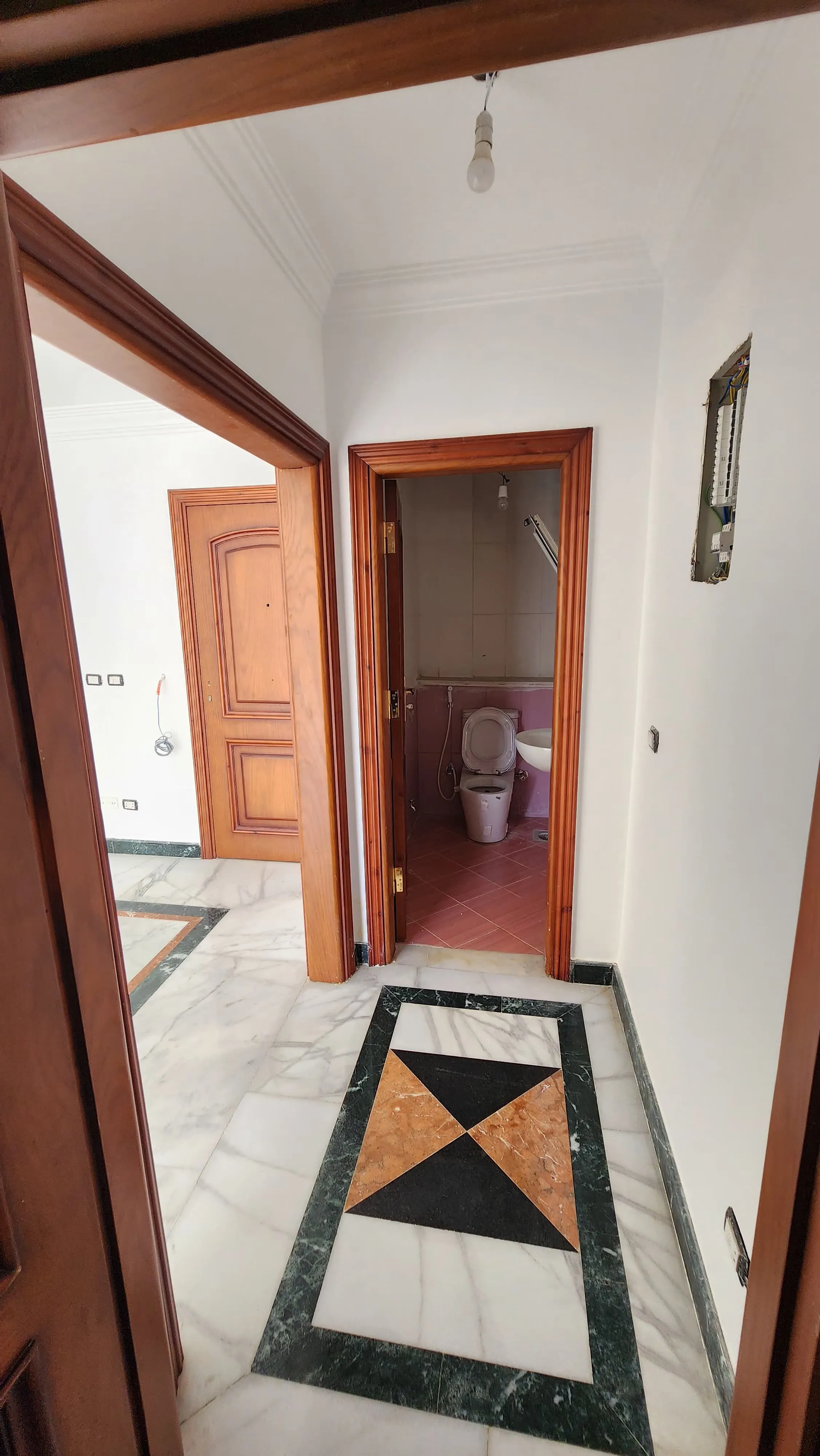 شقة للبيع في ذا سكوير في القاهرة الجديدة بمساحة 202 م² تتكون من 4 غرف