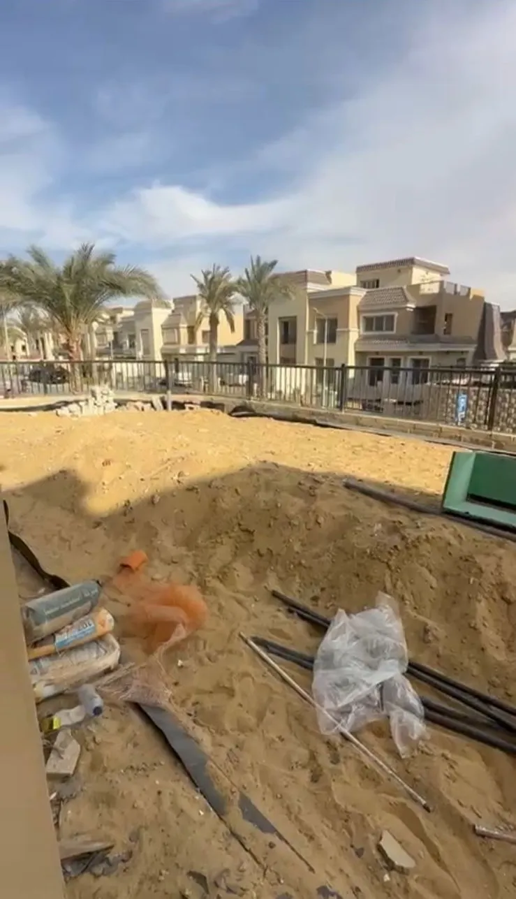 فيلا للبيع في سراي في القاهرة الجديدة بمساحة 343 م² تتكون من 5 غرف