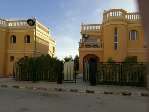 فيلا للبيع في ستيلا مصر الجديدة في الشروق بمساحة 310 م² تتكون من 5 غرف