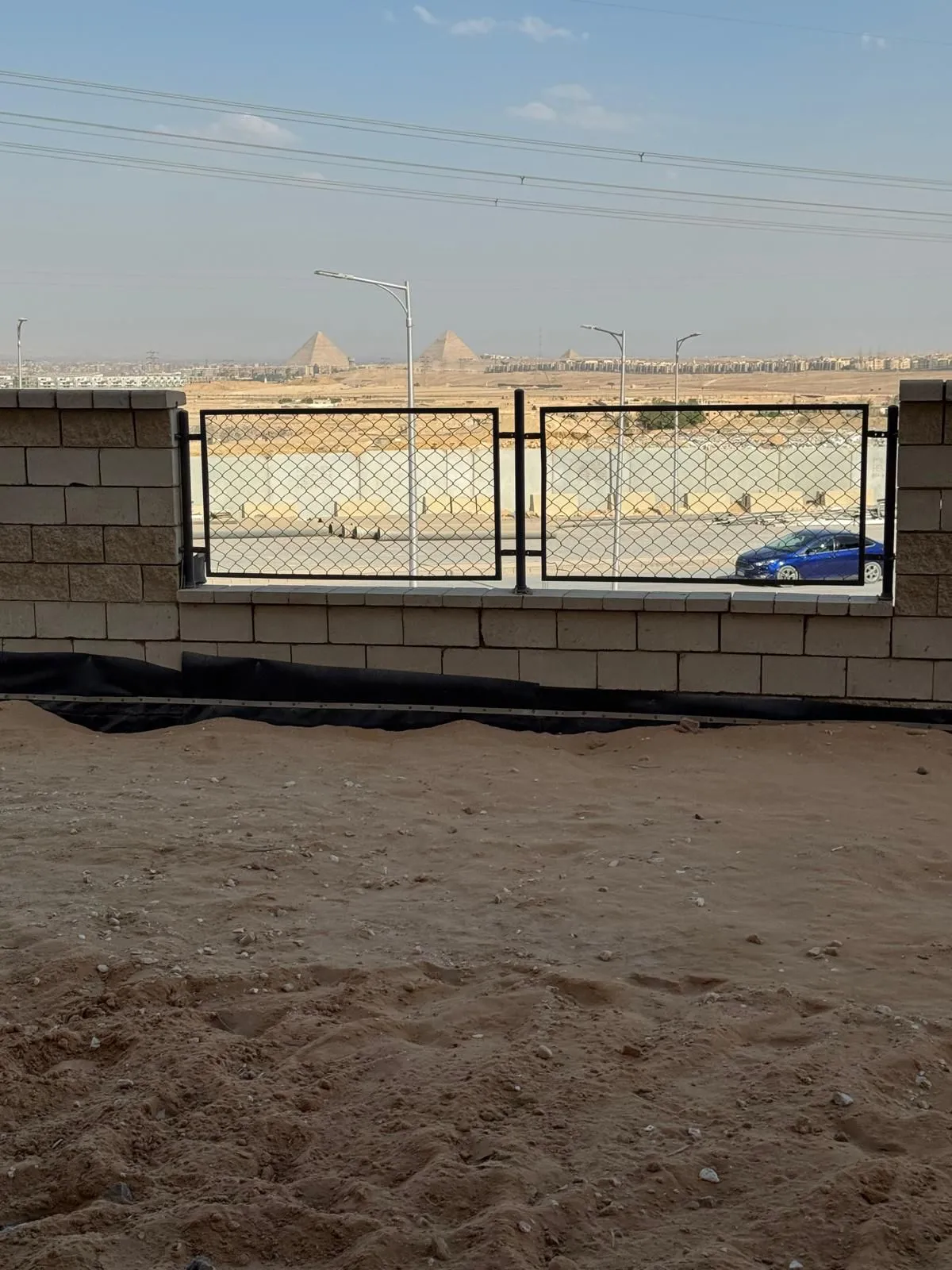 شقة للبيع في بيراميدز هايتس في الشيخ زايد بمساحة 142 م² تتكون من 2 غرف