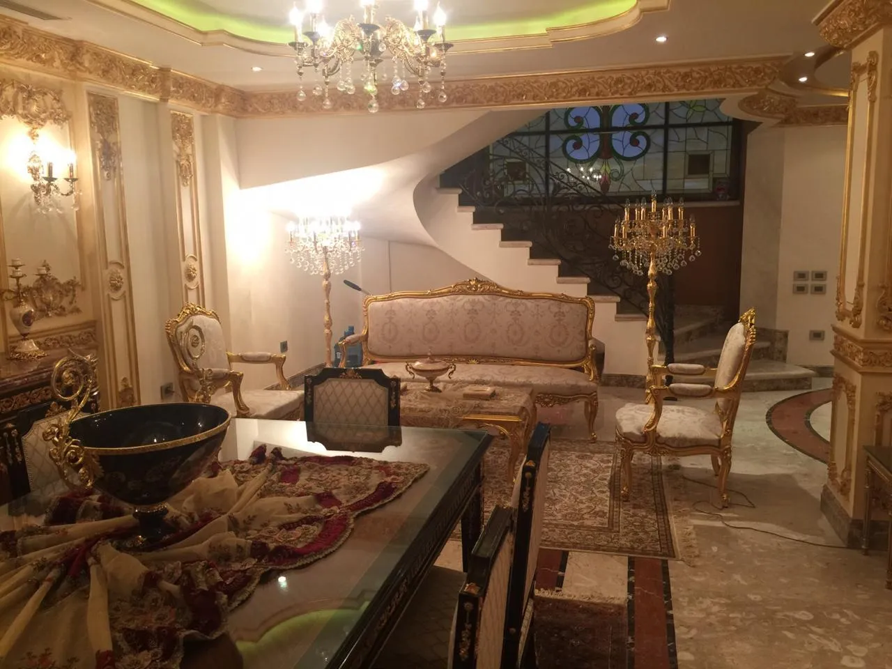  للبيع في رويال سيتي  في  بمساحة 0 م² تتكون من 0 غرف