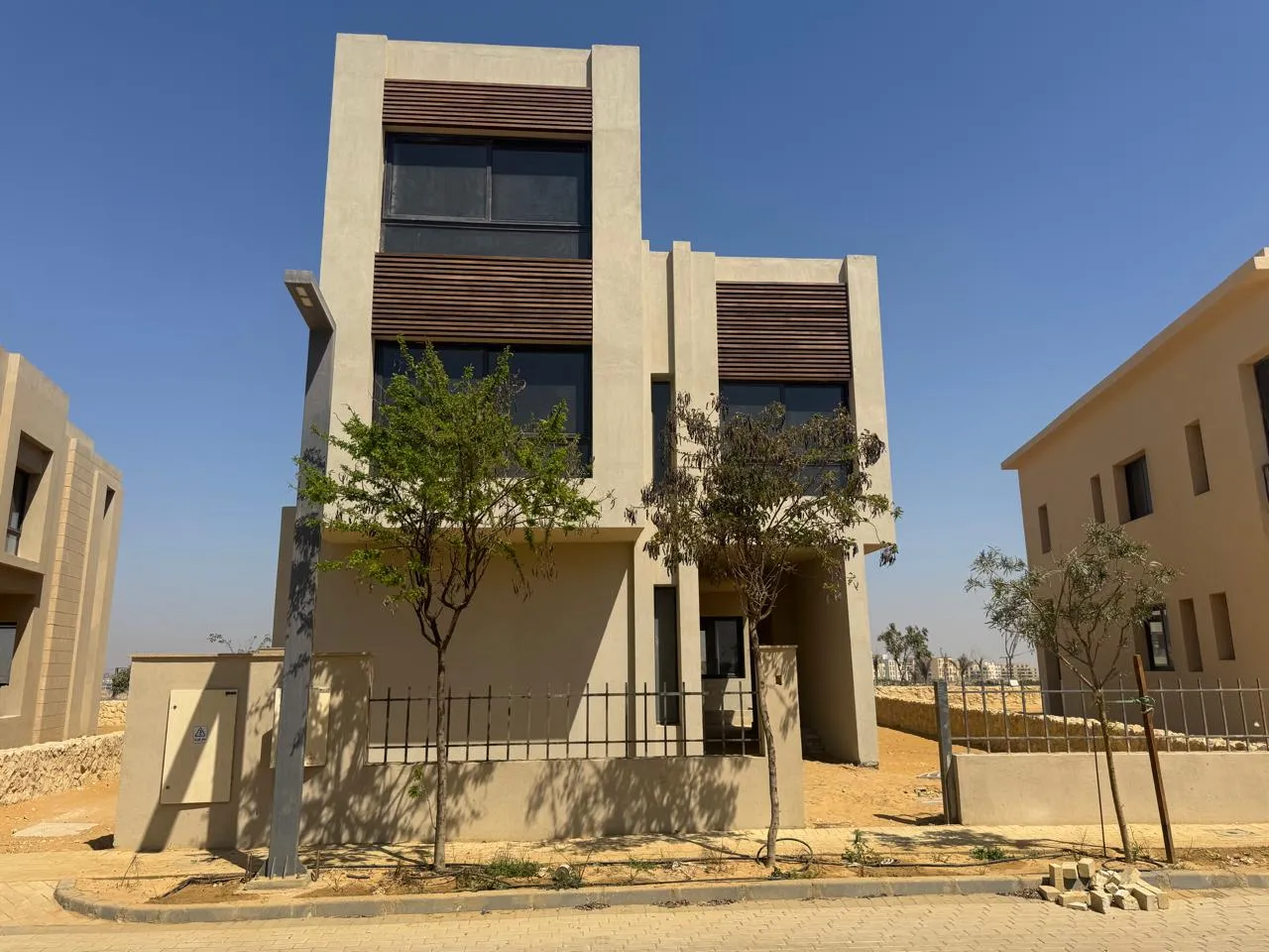 Villa for sale in O West Orascom in October Gardens of 335 m² with 4 bedrooms