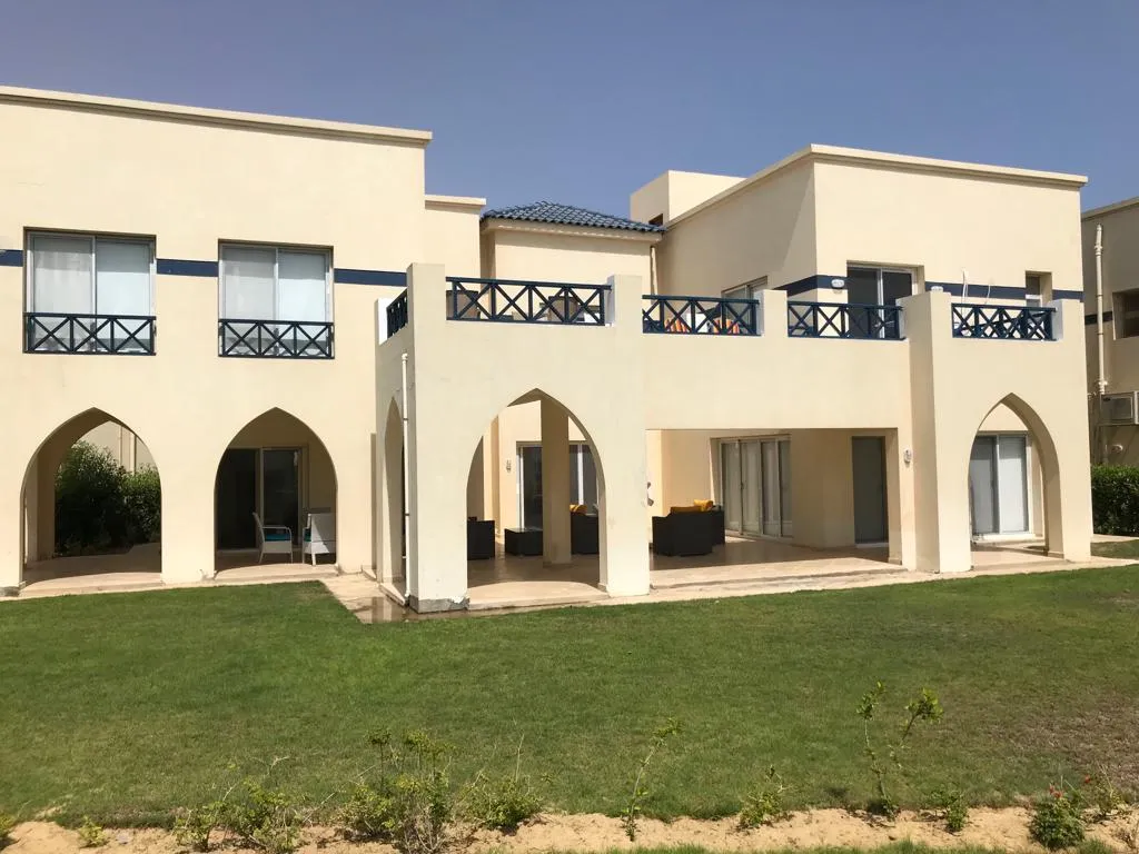 Villa for sale in Stella Sidi Abdelrahman in Sidi Abdel Rahman of 220 m² with 4 bedrooms