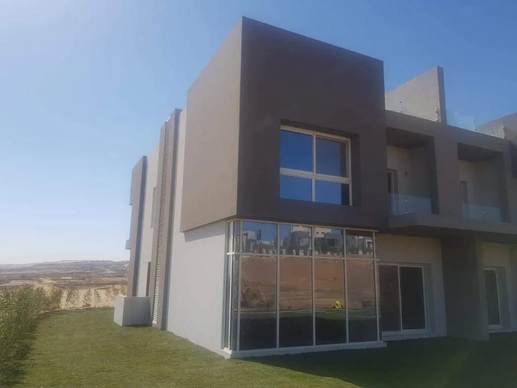 Townhouse for sale in Etapa  in El Sheikh Zayed of 320 m² with 3 bedrooms