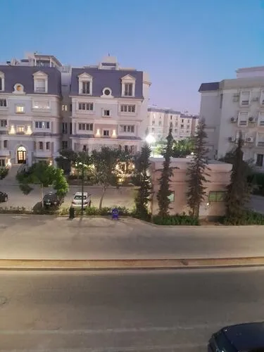 شقة للبيع في ماونتن فيو هايد بارك في القاهرة الجديدة بمساحة 202 م² تتكون من 3 غرف