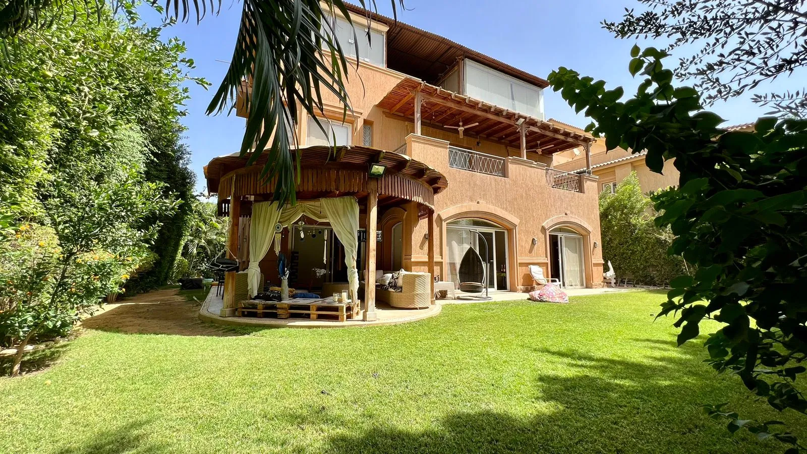 Villa for sale in October Hills 2 in 6th of October City of 350 m² with 5 bedrooms
