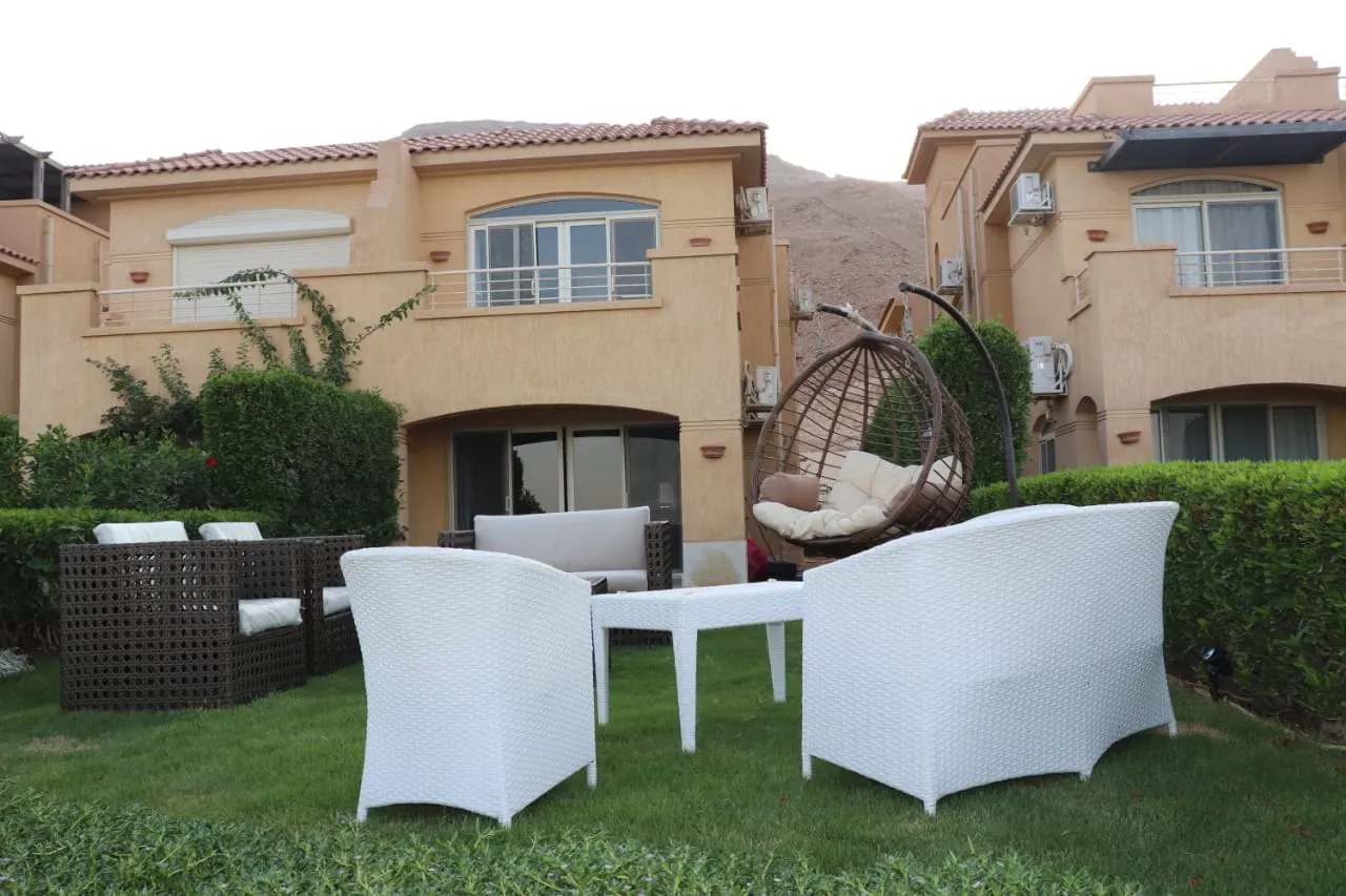 Twinhouse for sale in Telal Sokhna in Ain Sokhna of 0 m² with 4 bedrooms