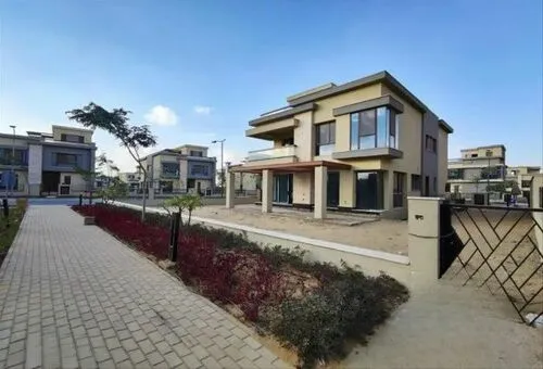 Villa for sale in Villette in Golden Square of 360 m² with 5 bedrooms