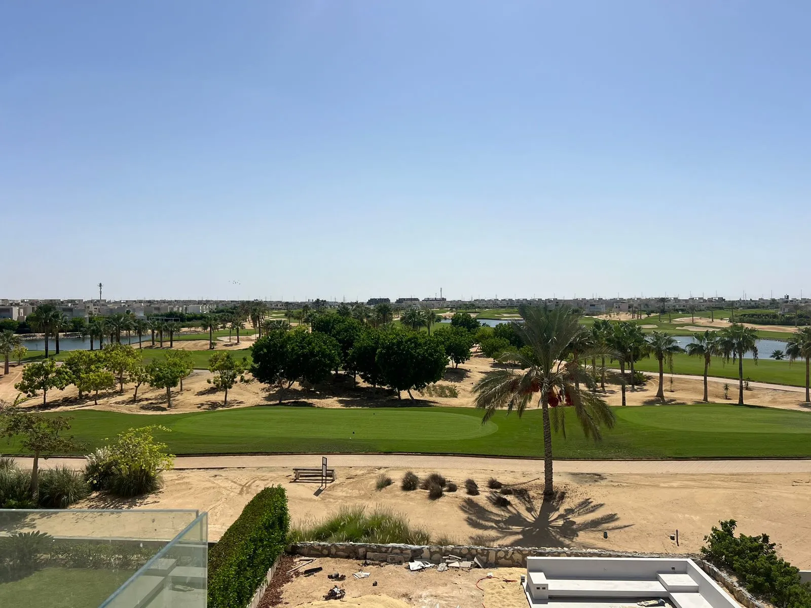 شاليه للبيع في هاسيندا باي في سيدي عبد الرحمن بمساحة 278 م² تتكون من 4 غرف