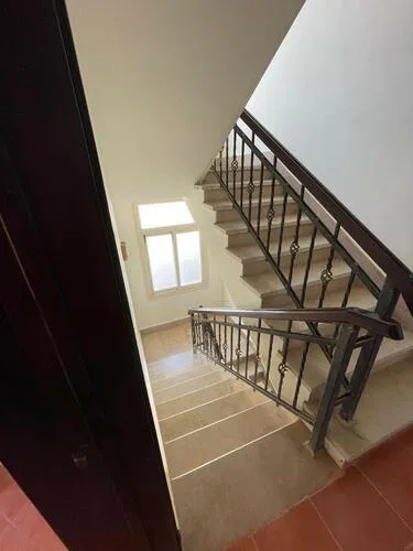 للبيع في بورتو السخنة في بمساحة 0 م² تتكون من 0 غرف