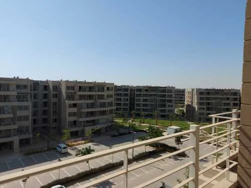 شقة للبيع في كابيتال جاردنز في القاهرة الجديدة بمساحة 263 م² تتكون من 4 غرف