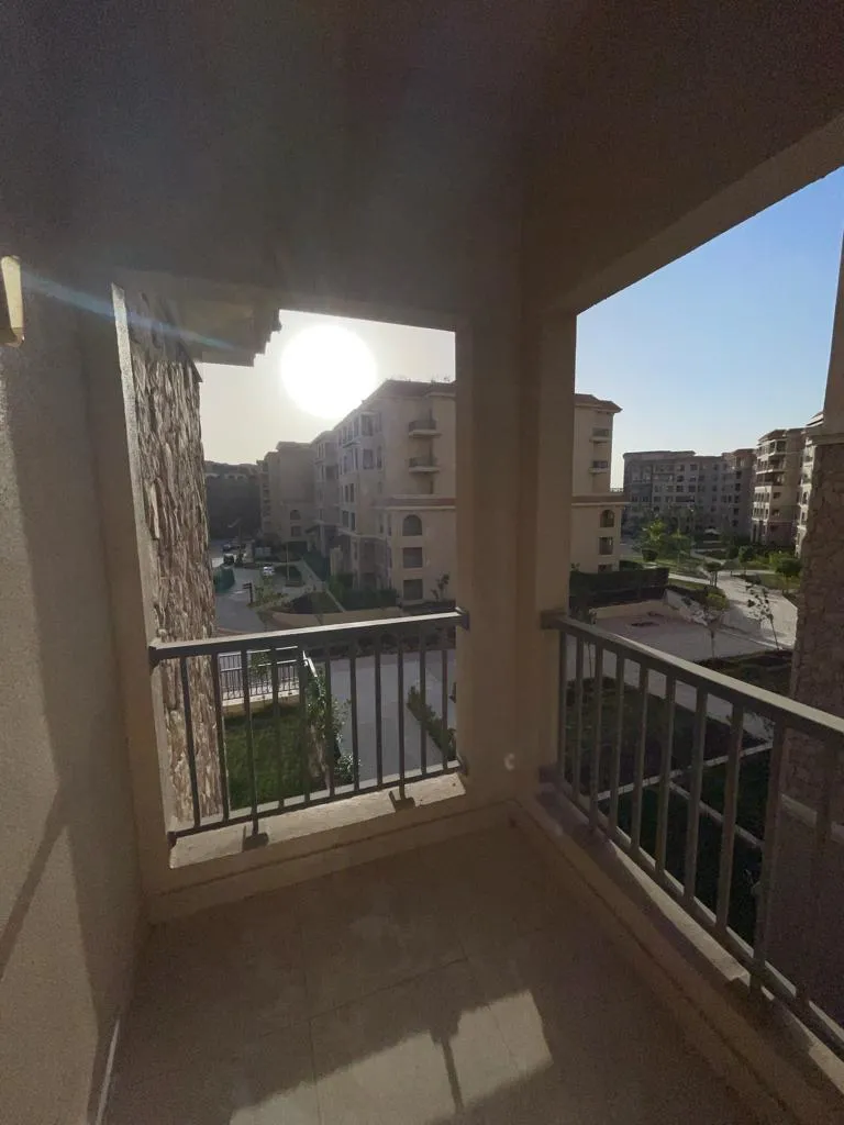  للبيع في ناينتي افينيو في  بمساحة 0 م² تتكون من 0 غرف