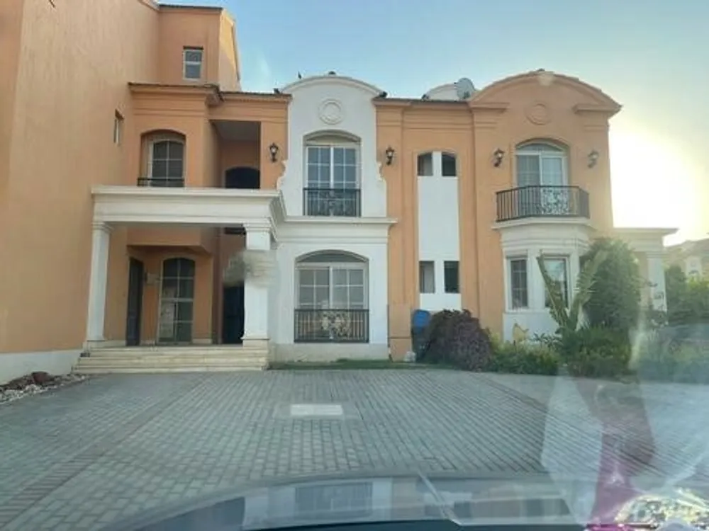  للبيع في ليان في  بمساحة 0 م² تتكون من 0 غرف