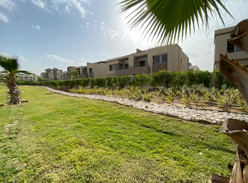 Twinhouse for sale in Palm Valley in 6th of October City of 390 m² with 3 bedrooms