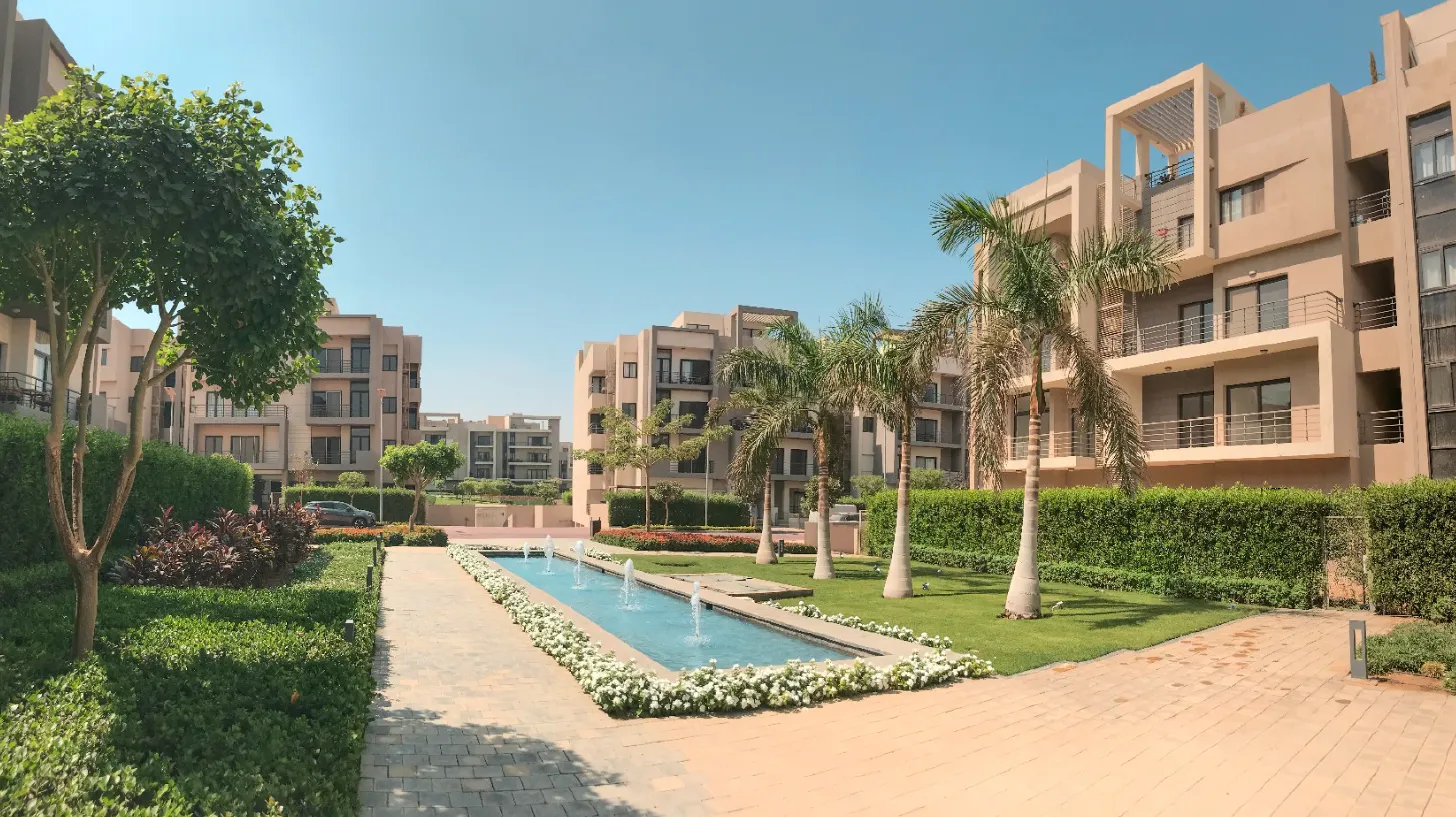 شقة للبيع في فيفث سكوير المراسم في القاهرة الجديدة بمساحة 164 م² تتكون من 3 غرف