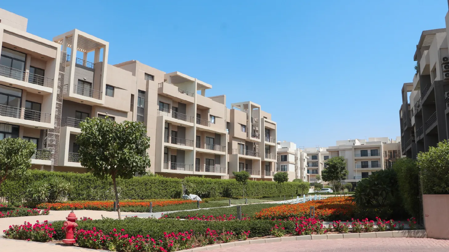شقة للبيع في فيفث سكوير المراسم في القاهرة الجديدة بمساحة 164 م² تتكون من 3 غرف