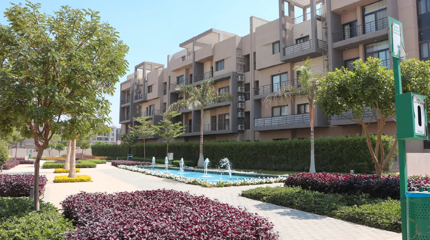 شقة للبيع في فيفث سكوير المراسم في القاهرة الجديدة بمساحة 164 م² تتكون من 3 غرف