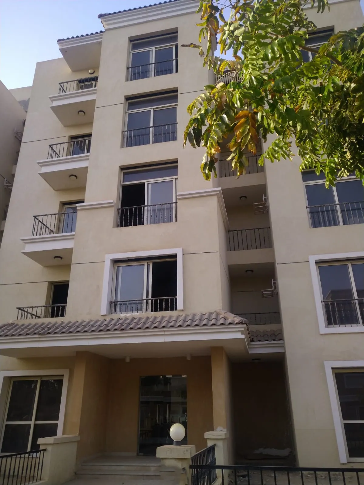 Apartment for sale in Sarai in New Cairo of 164 m² with 3 bedrooms