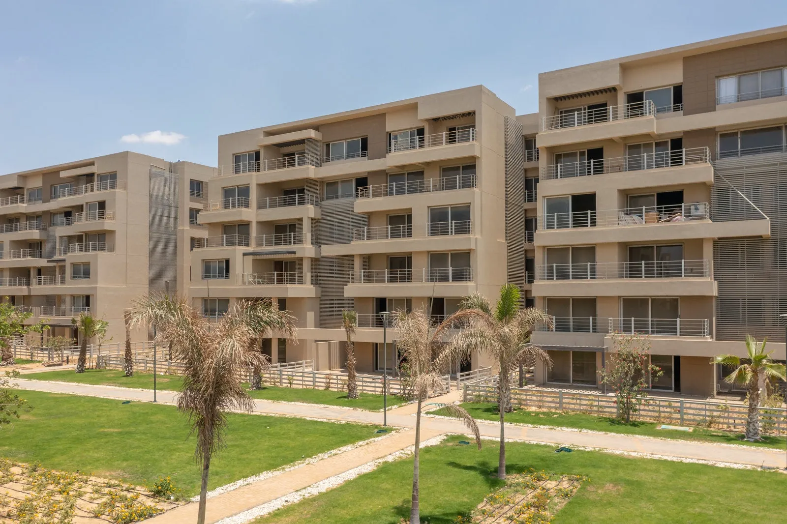 Apartment for sale in Capital Gardens in New Cairo of 204 m² with 3 bedrooms
