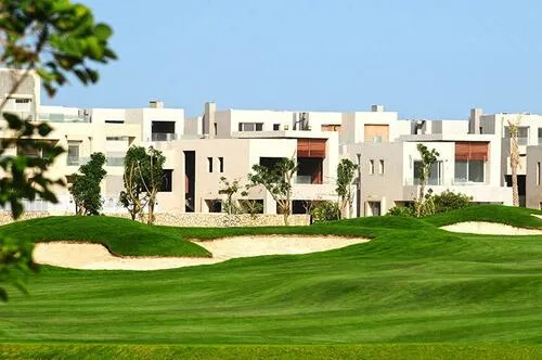 شاليه للبيع في هاسيندا باي في سيدي عبد الرحمن بمساحة 187 م² تتكون من 3 غرف