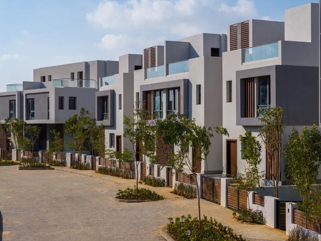 Twinhouse for sale in Vinci  in New Capital City of 309 m² with 4 bedrooms