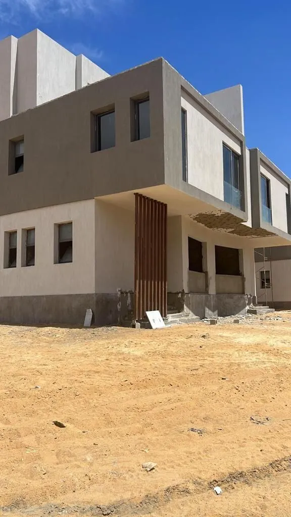 Twinhouse for sale in Vinci  in New Capital City of 309 m² with 4 bedrooms