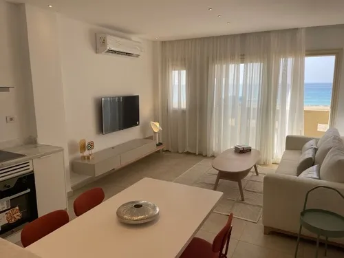 شاليه للبيع في اماريتس هايتس في الساحل الشمالي بمساحة 125 م² تتكون من 2 غرف