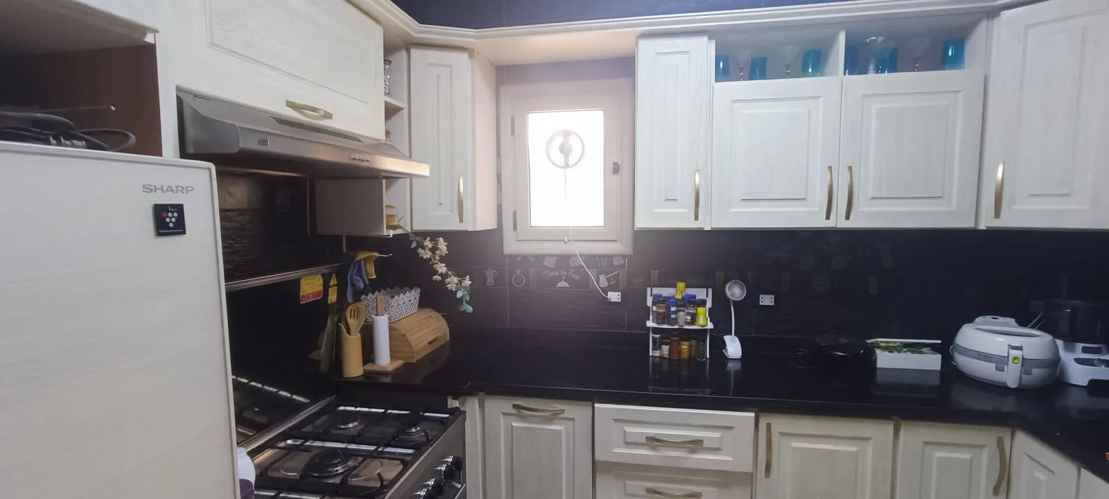 شقة للبيع في جالريا في المستثمرين الجنوبية بمساحة 161 م² تتكون من 3 غرف