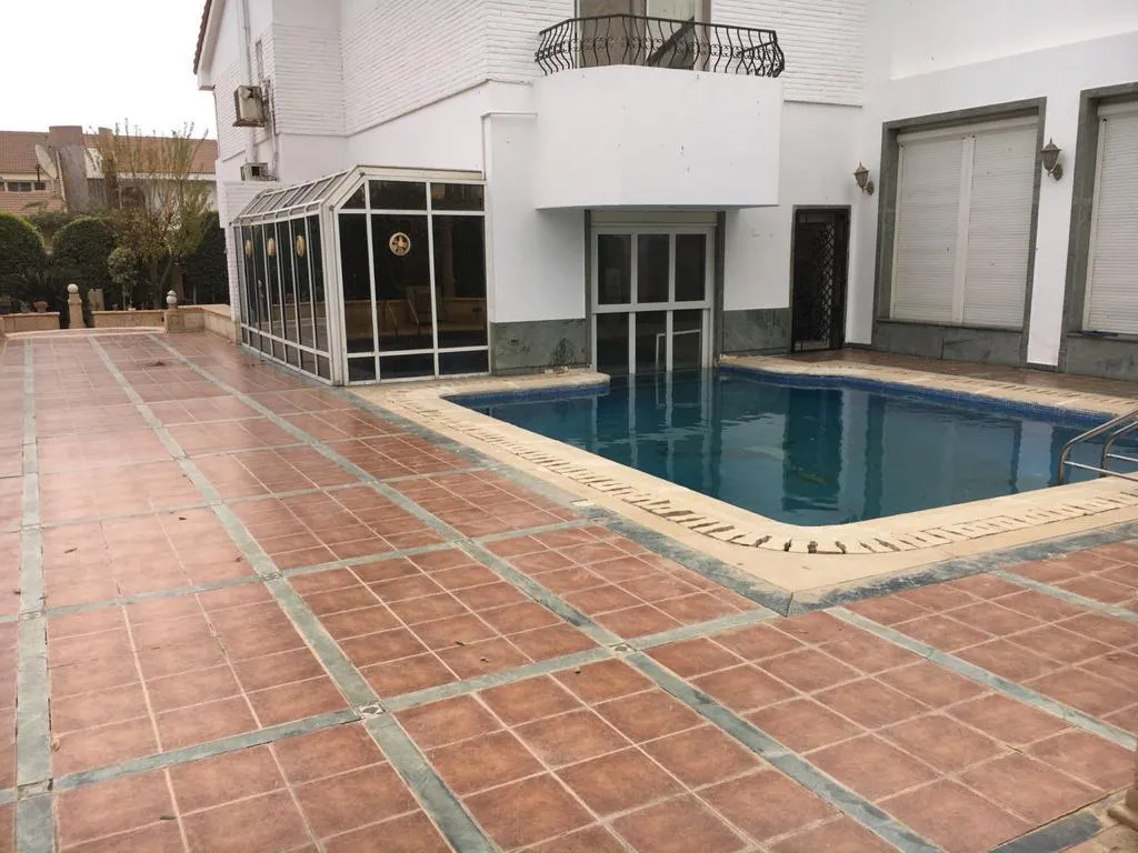 Twinhouse for sale in Al Rabwa in 6th of October City of 900 m² with 6 bedrooms