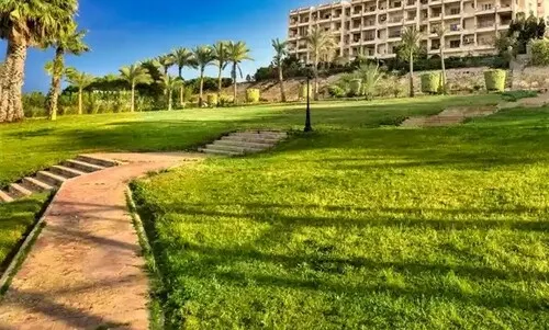 فيلا للبيع في زايد 2000 في الشيخ زايد بمساحة 360 م² تتكون من 3 غرف
