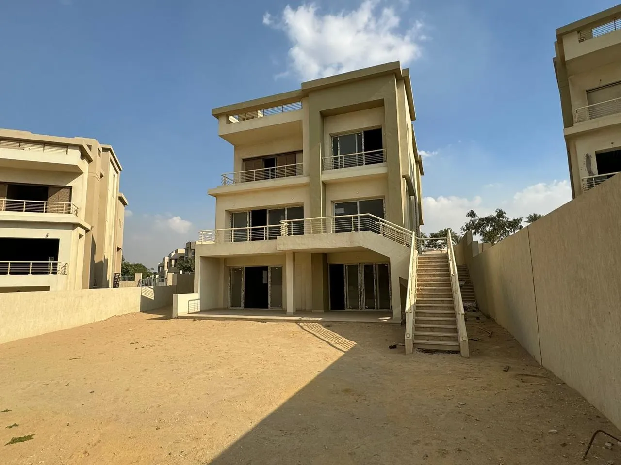 Villa for sale in Cairo Festival City in New Cairo of 680 m² with 5 bedrooms