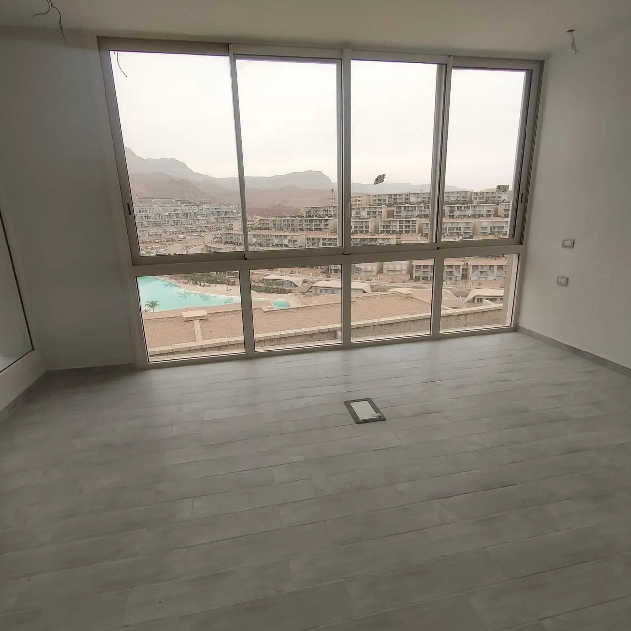  للبيع في المونت الجلالة في  بمساحة 0 م² تتكون من 0 غرف