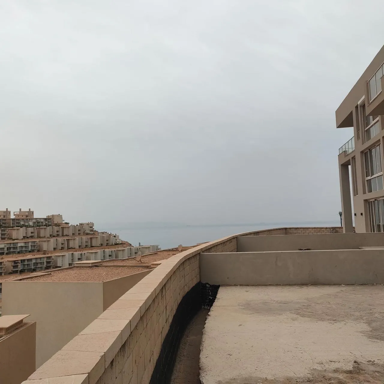  للبيع في المونت الجلالة في  بمساحة 0 م² تتكون من 0 غرف