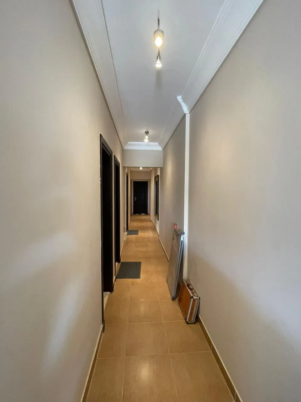 شاليه للبيع في لا فيستا 3 في العين السخنة بمساحة 140 م² تتكون من 3 غرف