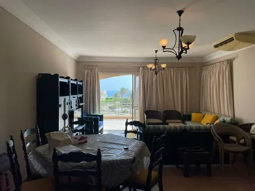 شاليه للبيع في لا فيستا 3 في العين السخنة بمساحة 140 م² تتكون من 3 غرف