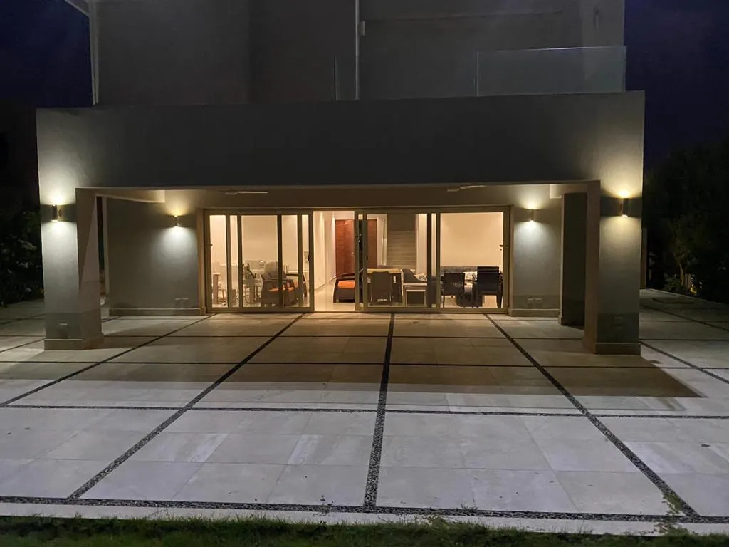 Villa for sale in Hacienda Bay in Sidi Abdel Rahman of 291 m² with 5 bedrooms