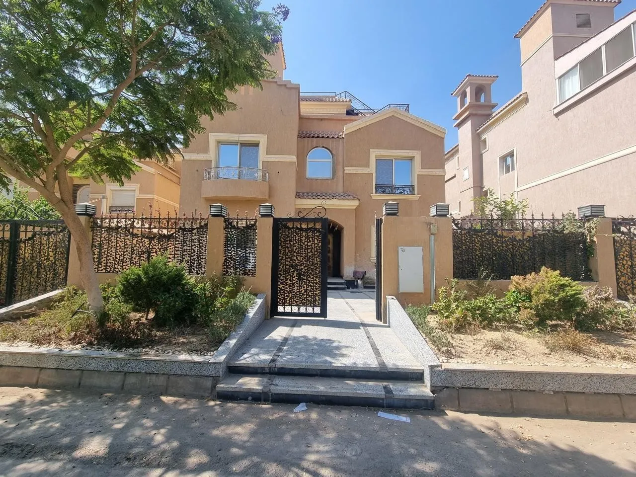 Villa for sale in Les Rois New Cairo in New Cairo of 640 m² with 7 bedrooms