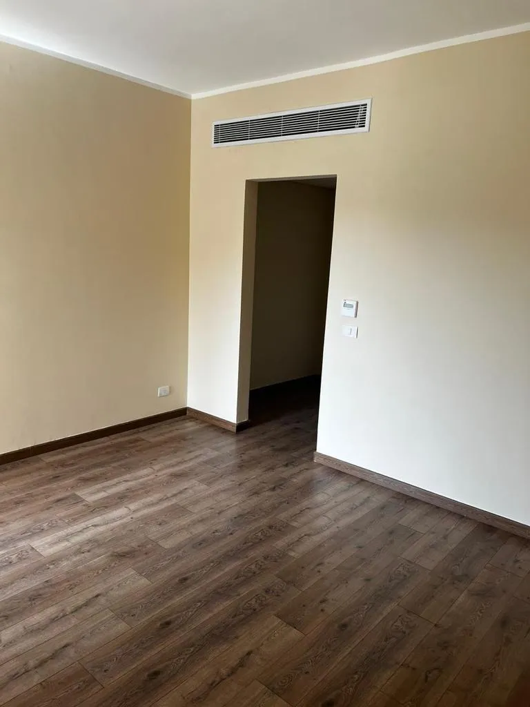 Apartment for sale in Ninety Avenue in North Investors of 190 m² with 3 bedrooms