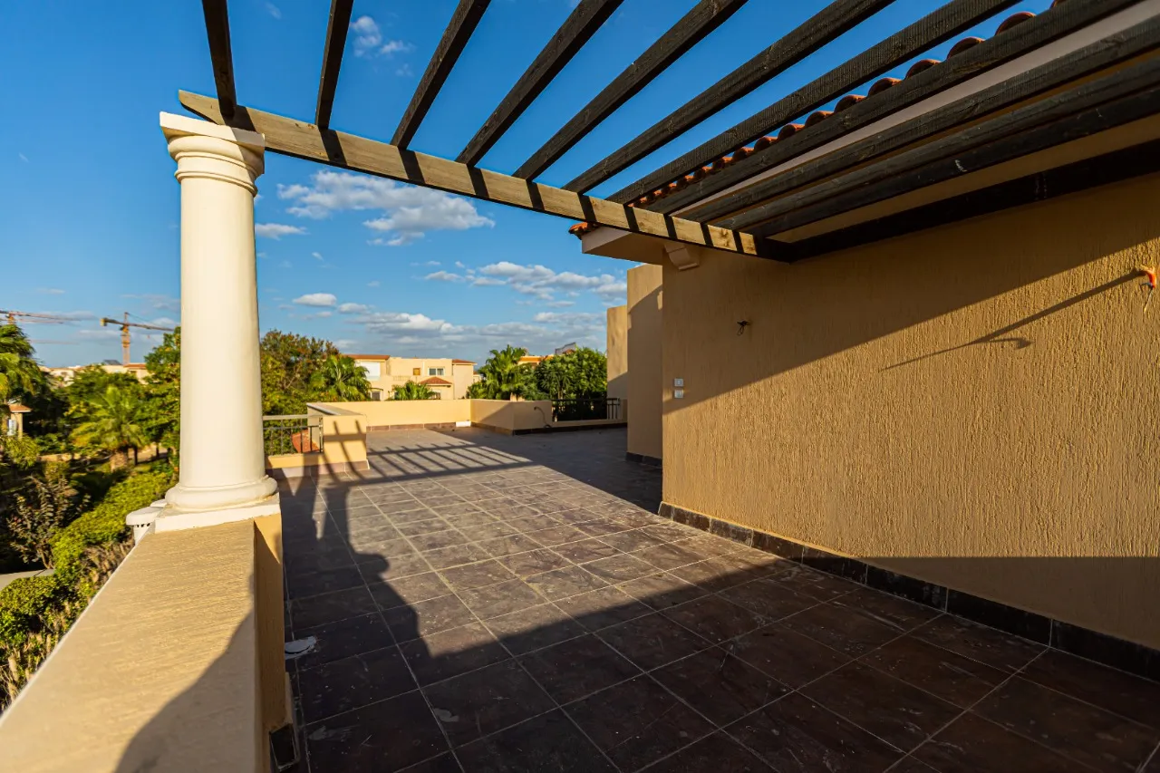 توين هاوس للبيع في كارما 2 في الشيخ زايد بمساحة 351 م² تتكون من 7 غرف