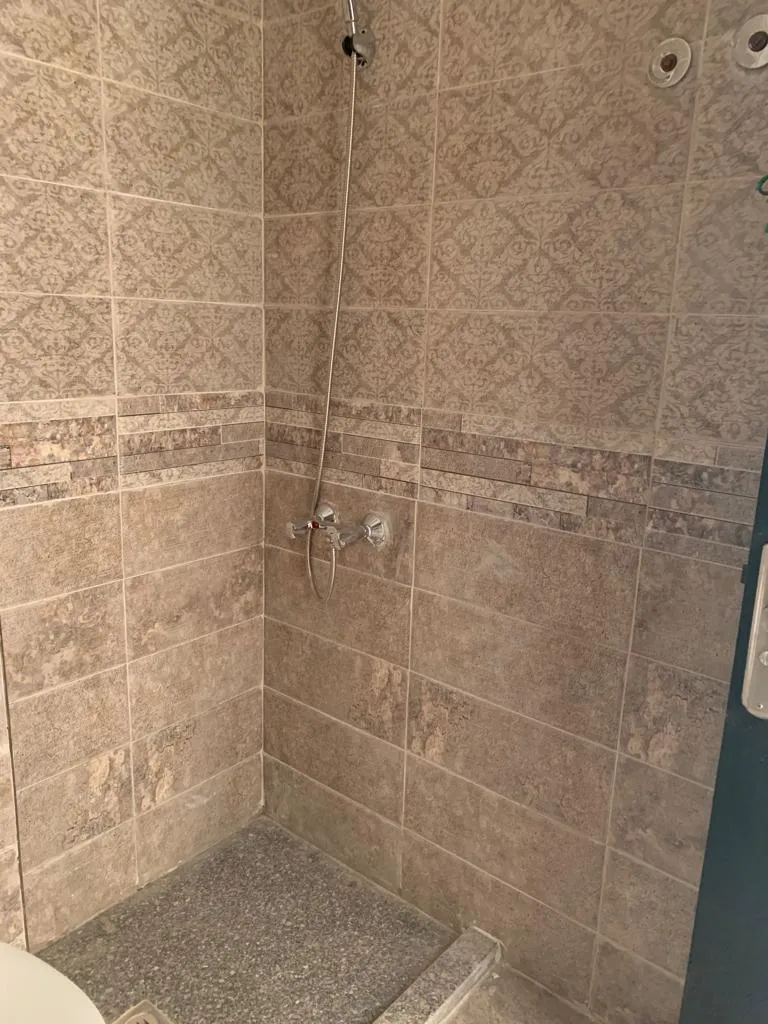  للبيع في أروما في  بمساحة 0 م² تتكون من 0 غرف