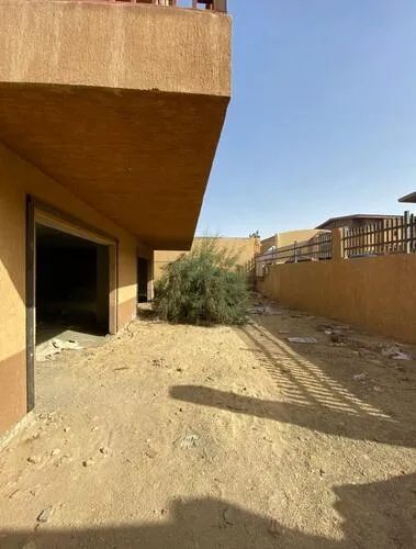 Villa for sale in Pyramids Walk in 6th of October City of 730 m² with 7 bedrooms